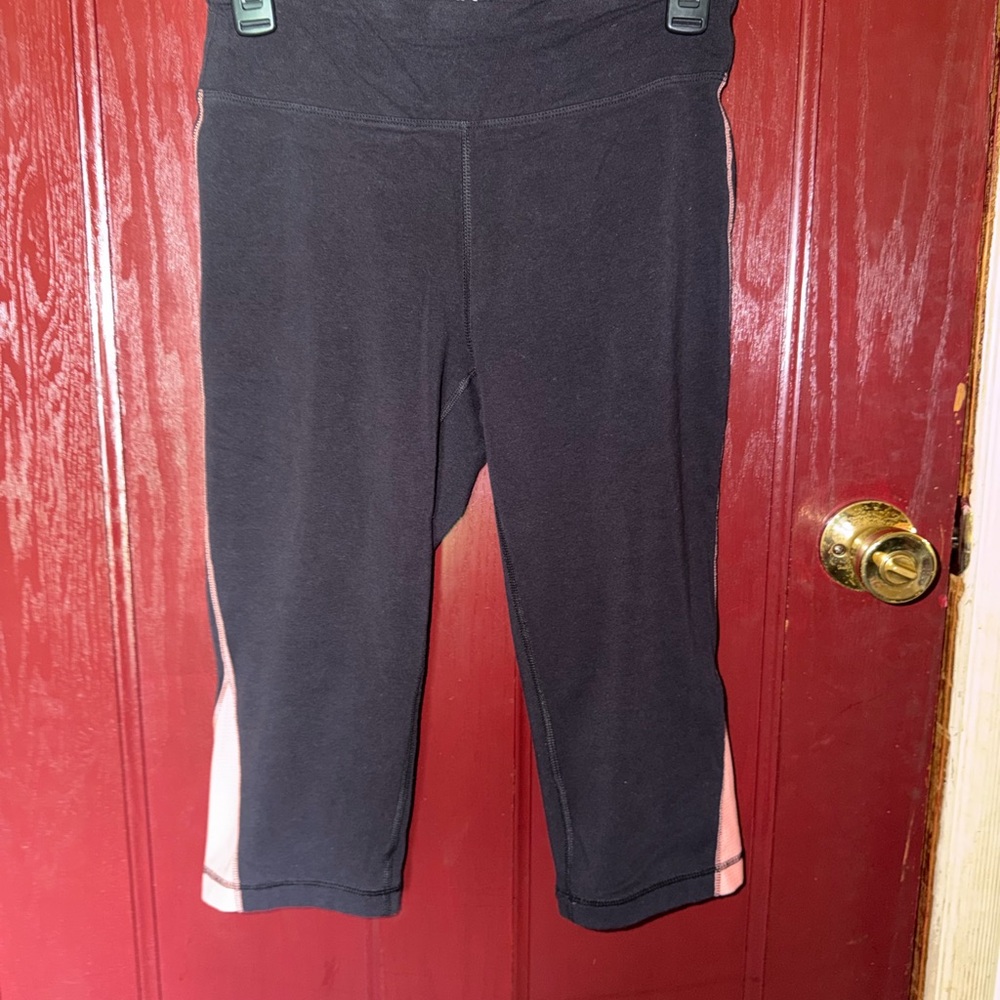 Women’s Black and Pink Capri Active Leggings